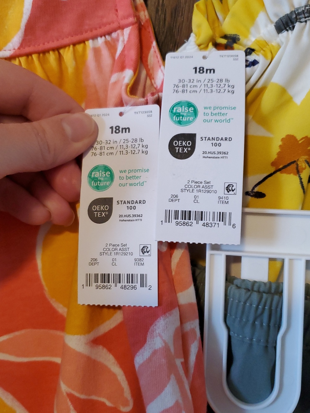 Carters Brand Set Of Two Outfits Size 18 Months - Picture 3 of 5
